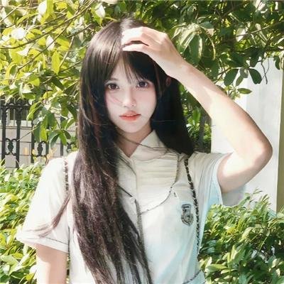 龙纹身的女孩
